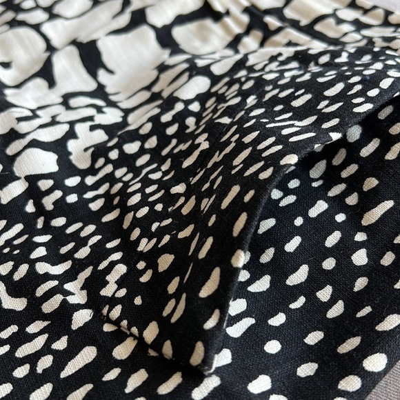 J. Crew Black & White Python Print Mini Skirt (Size: 8) - Picture 4 of 4
